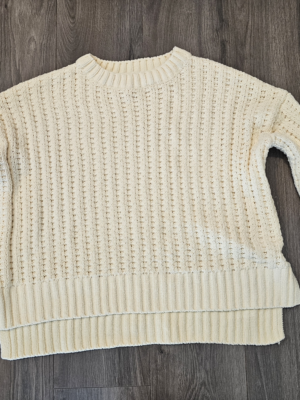 Pink Republic Pale Yellow Women's Crewneck Sweater